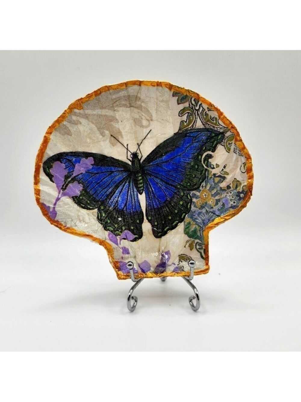 Decoupage Scalloped shell Blue Butterfly - Picture 1 of 1
